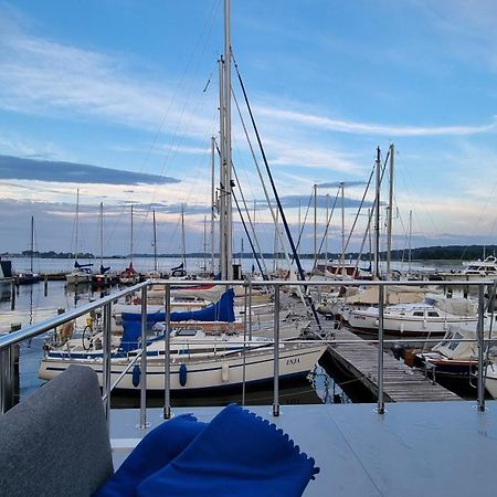 Hotel Hausboot Hilja à Schleswig Extérieur photo