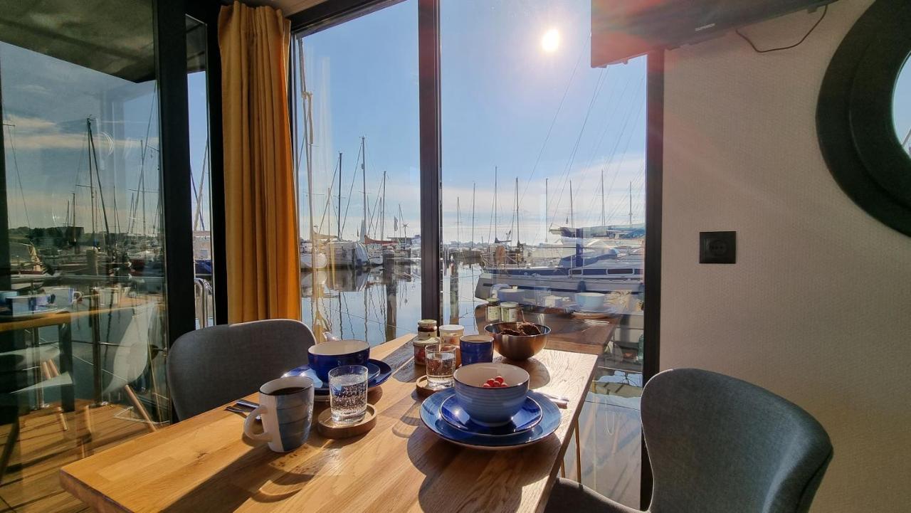 Hotel Hausboot Hilja à Schleswig Extérieur photo