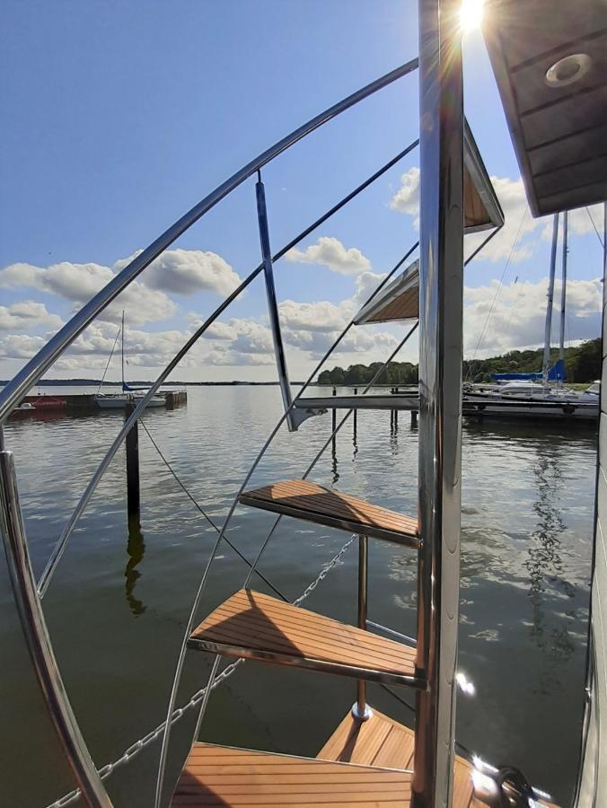 Hotel Hausboot Hilja à Schleswig Extérieur photo