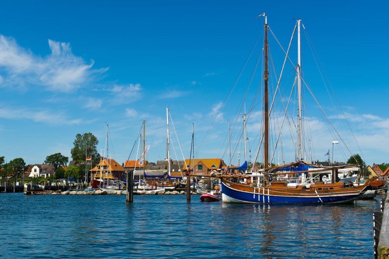 Hotel Hausboot Hilja à Schleswig Extérieur photo