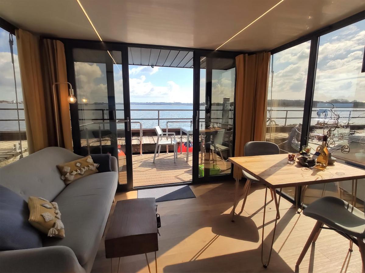Hotel Hausboot Hilja à Schleswig Extérieur photo