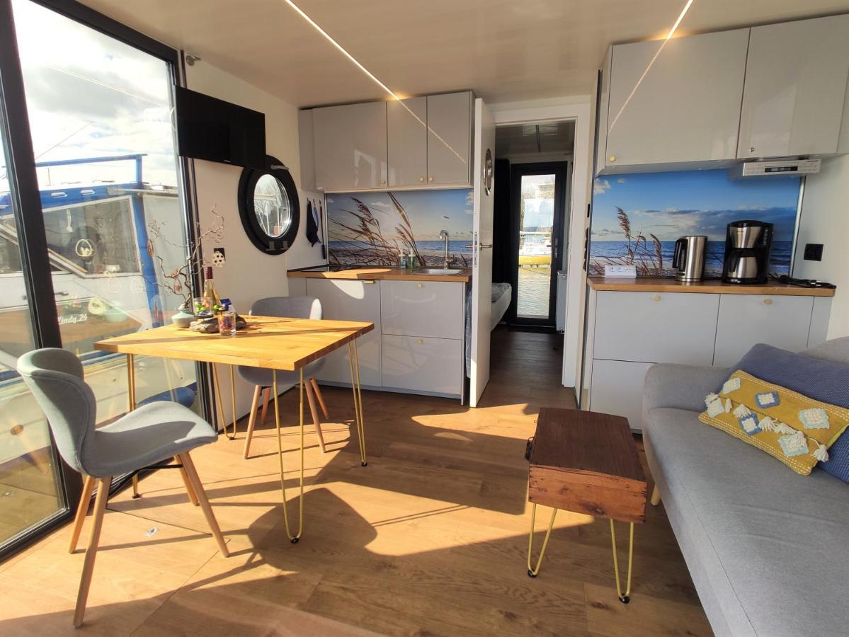Hotel Hausboot Hilja à Schleswig Extérieur photo