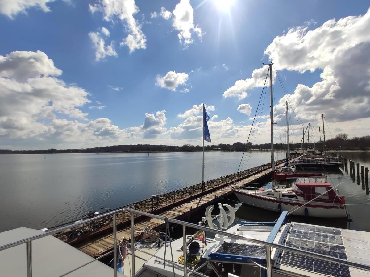 Hotel Hausboot Hilja à Schleswig Extérieur photo