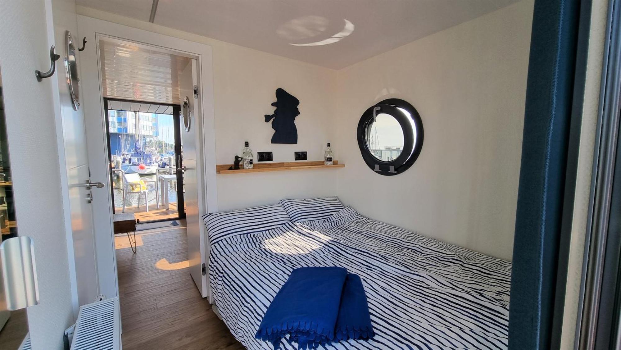 Hotel Hausboot Hilja à Schleswig Extérieur photo