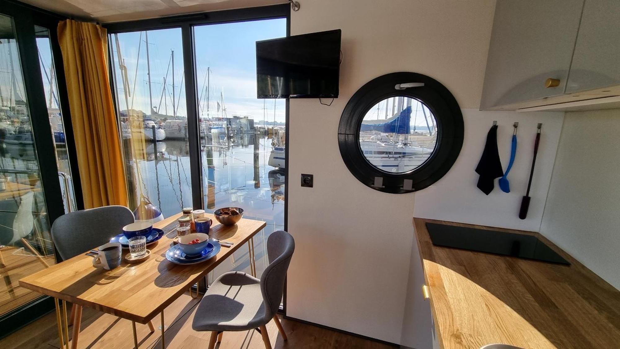 Hotel Hausboot Hilja à Schleswig Extérieur photo