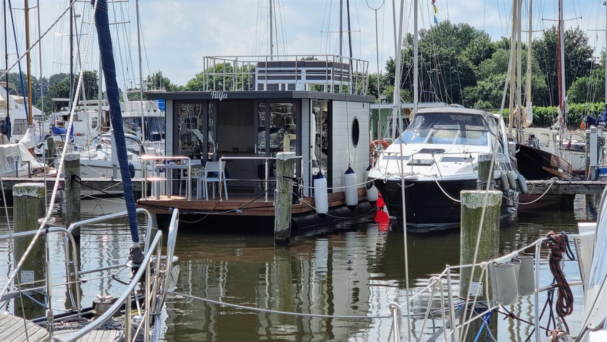 Hotel Hausboot Hilja à Schleswig Extérieur photo